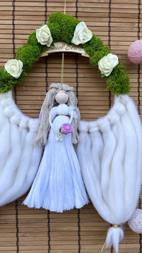 Anioł z wełną czesnakową