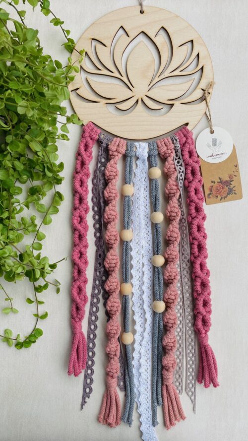 Makrama z kwiatem lotosu