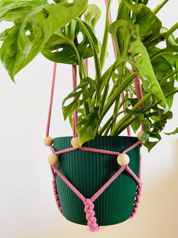 Kwietnik makramowy regulowany koralami